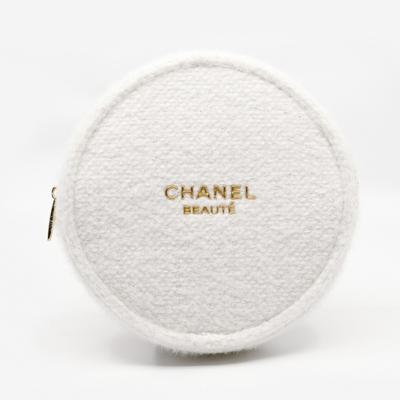 CHANEL BEAUTÉ White Tweed Makeup Case + FREE Foundation - Picture 1 of 13